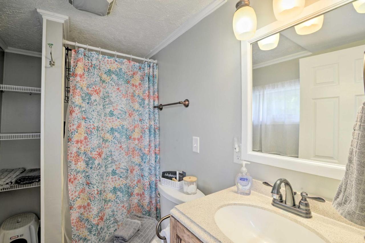 Enchanting Family House With Balcony Less Than 3 Mi To Wvu! Morgantown Exterior foto